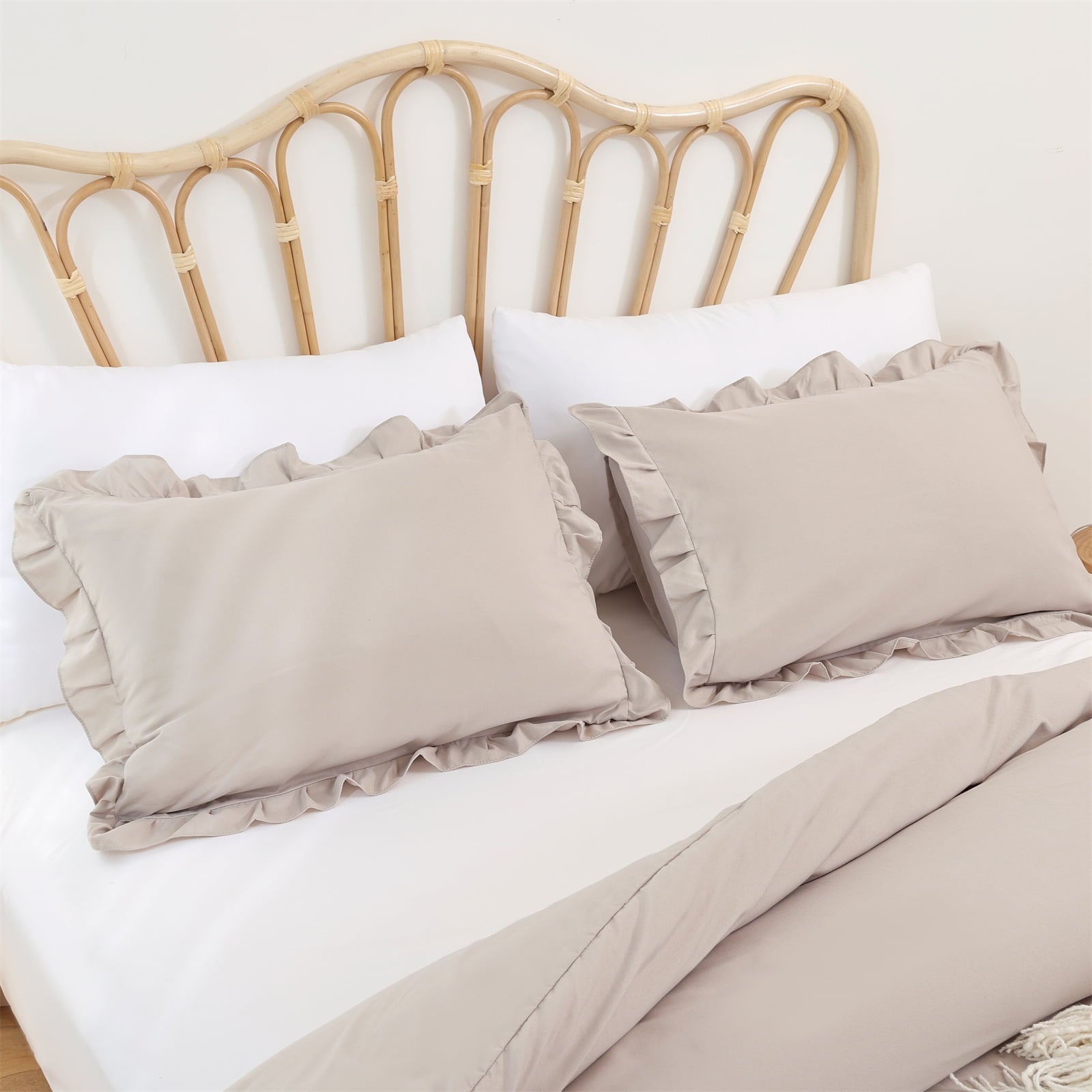 SPRINDAY Queen Comforter Set For Adult, 3 Piece Ruffle Oatmeal Comforter Sets All Season