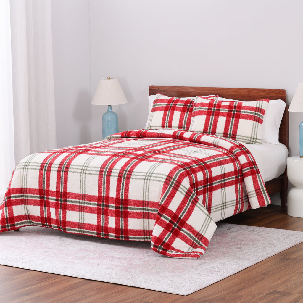 Better Homes & Gardens, Full/Queen, Comforter Set with Shams - Soft and Cozy, Red and Green Holiday Plaid